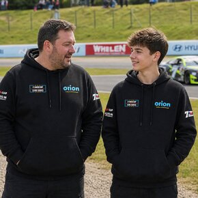 Mikina s kapucí Orion NASCAR vel. S